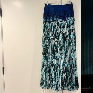 bebe Pleated Maxi Skirt 4